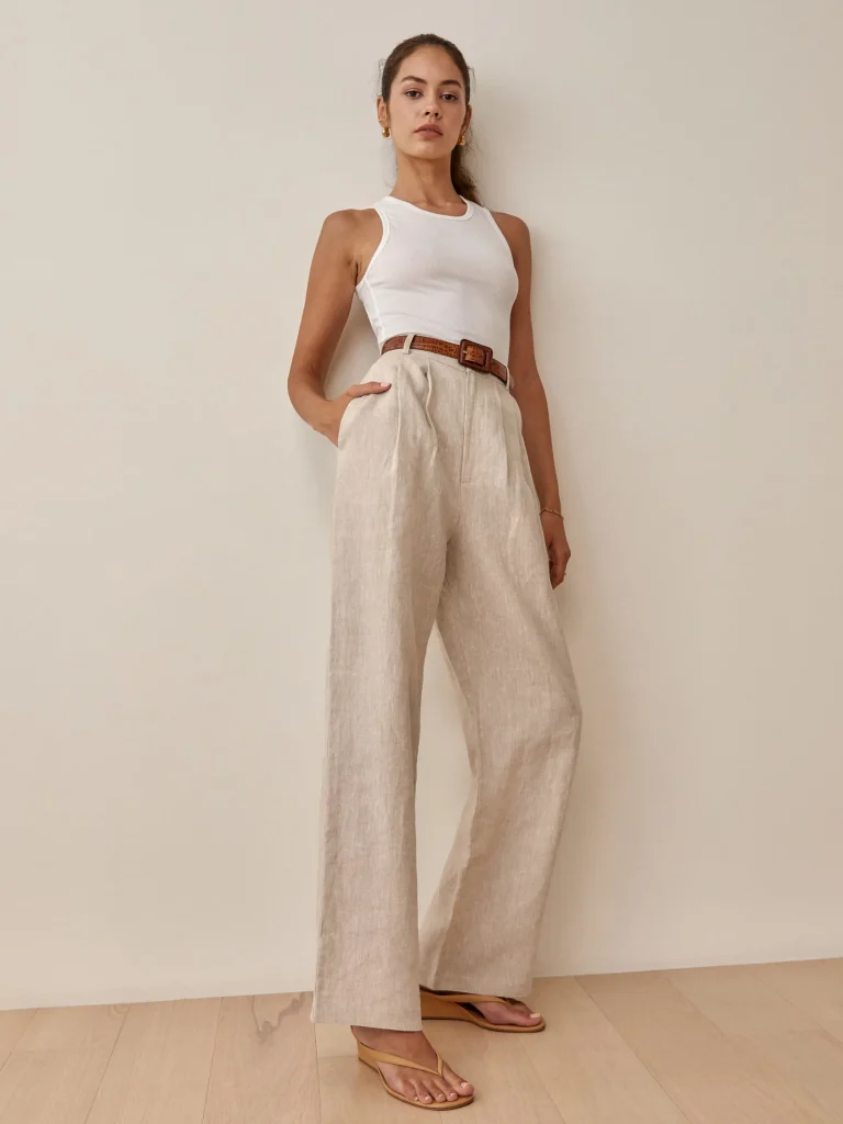 Be Comfortable With Wearing Chic Wide-Leg Pants