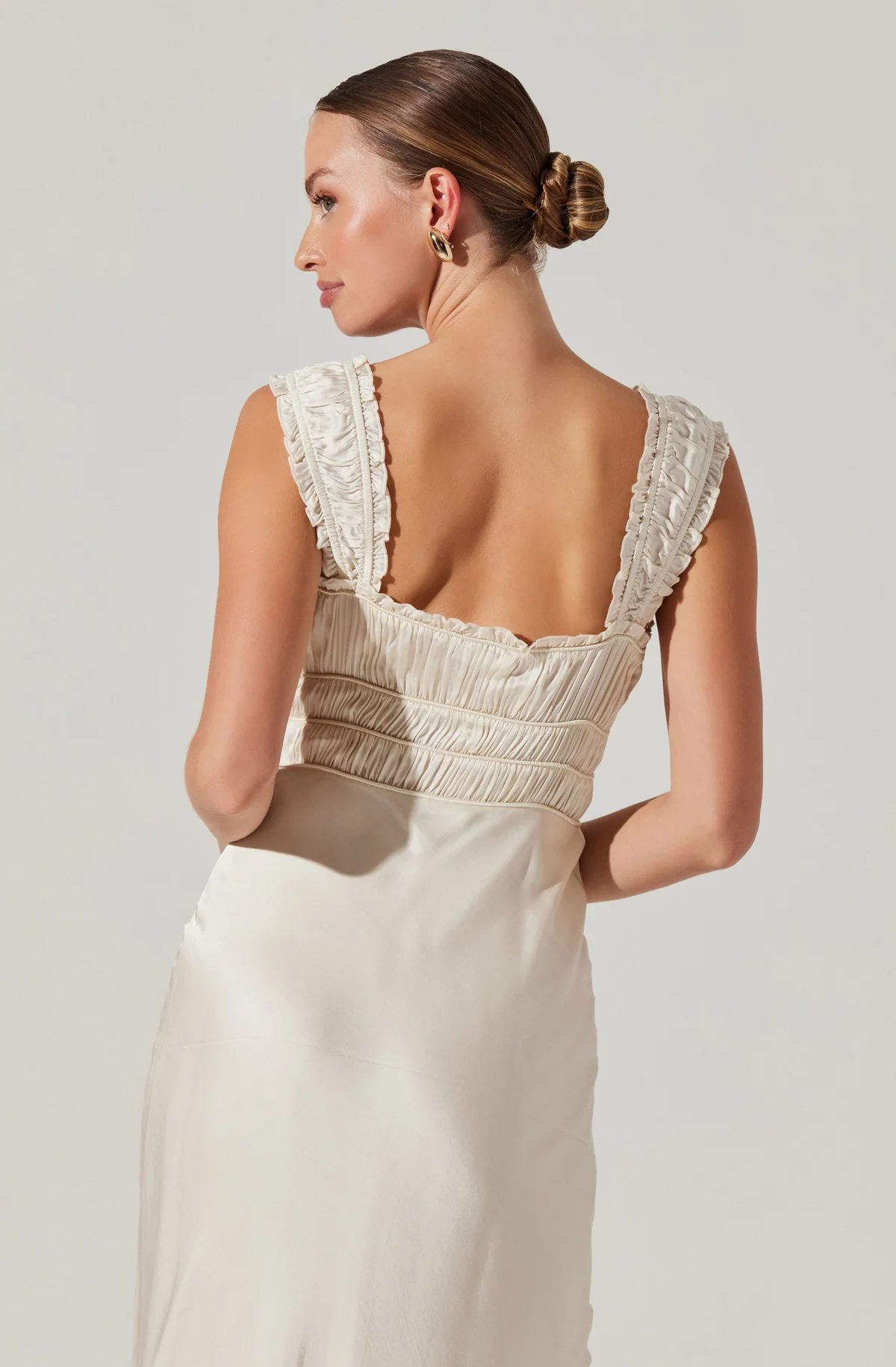 Graduate in Style: Perfect Dresses for Your Big Day